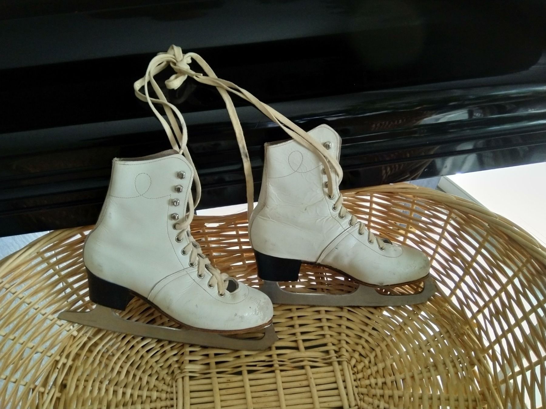 Pattini da ghiaccio: Schlittschuhe Eiskunstlauf – Usato da Rieden AG venduto da Galina11