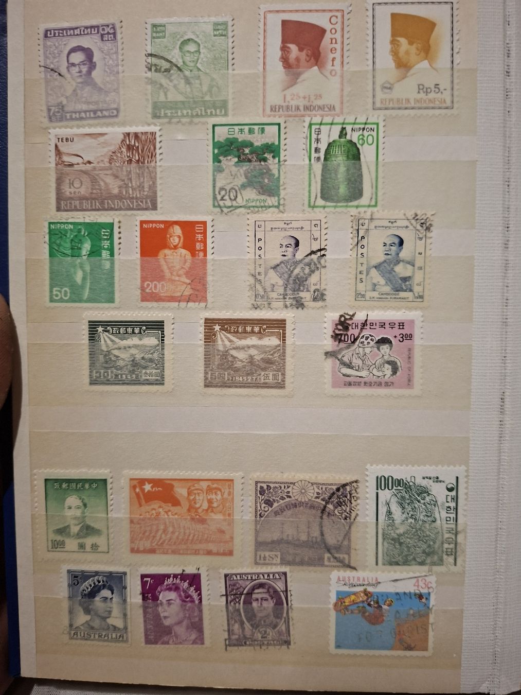 Tutti i francobolli: Briefmarken gemischt / Diverses / Ausland – Usato da Balgach venduto da SIMEON27 5