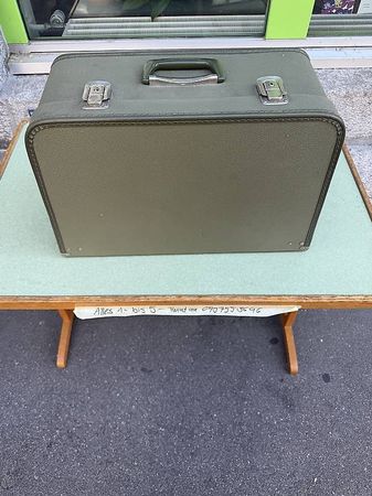 Vintage Bernina Nähmaschine im Koffer