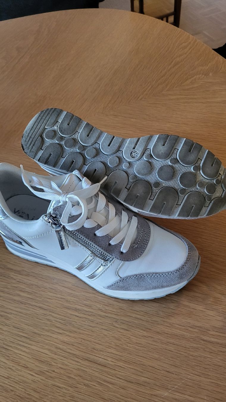 Scarpe da donna: Venice Sneaker weiss silber Gr. 38  – Usato da Aarberg venduto da Katito 4