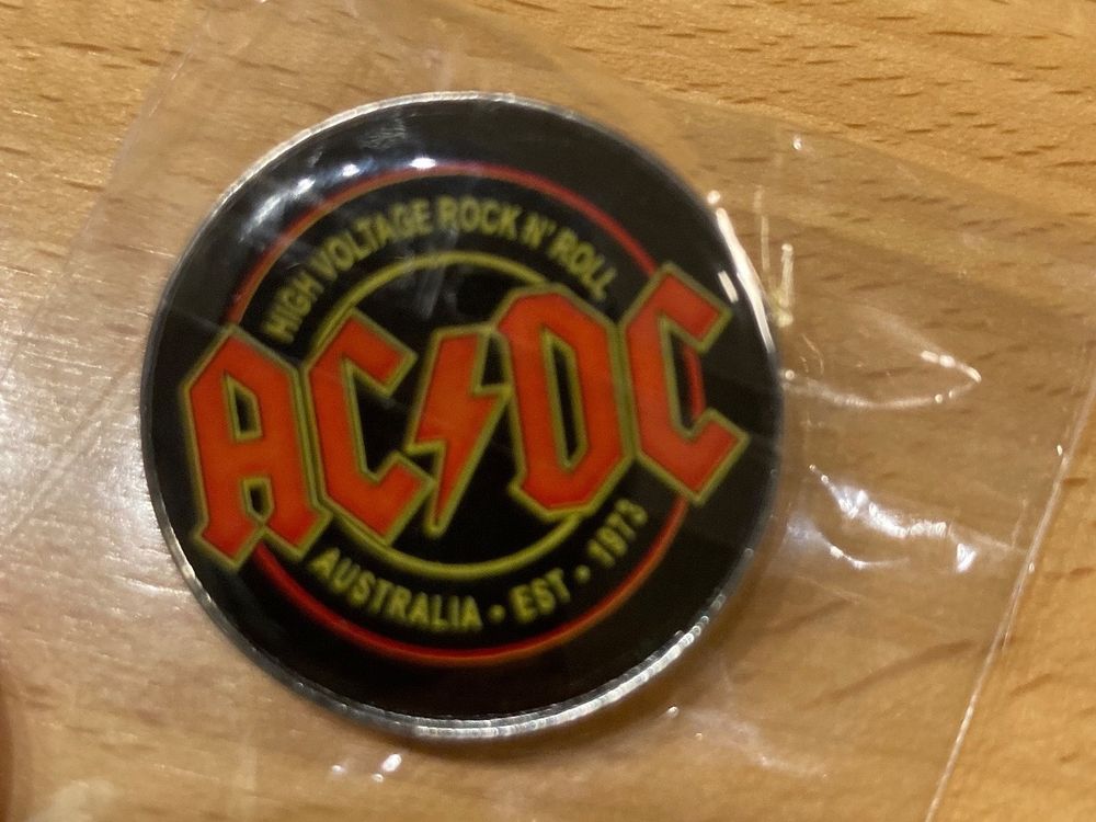 Ac/dc Pin Anstecker Punk Rock Metal Pop (Neu (gemäss Beschreibung)) in ...