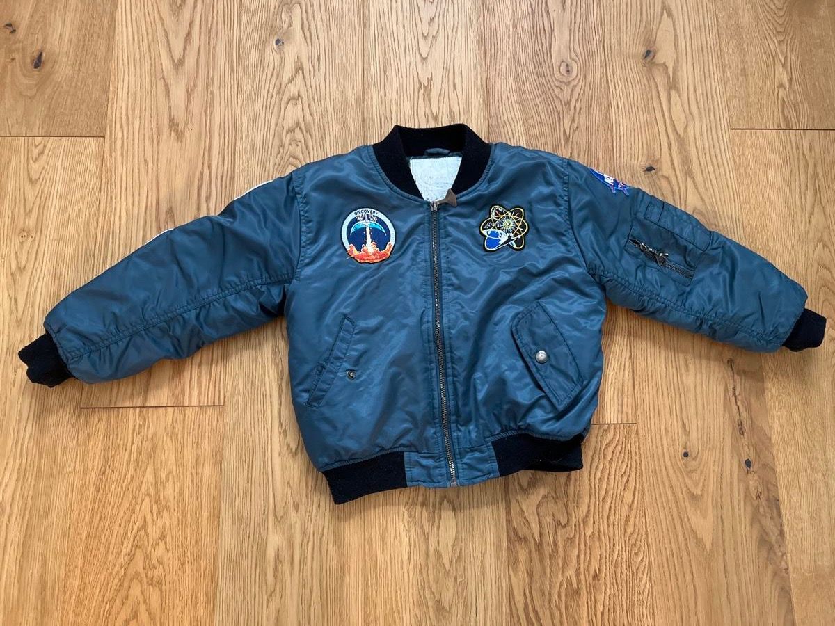 Vestes & Manteaux: Coole NASA Bomberjacke, Gr. L – D'occasion à Aeugst am Albis par Bsaeub