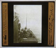 Glasdia Frachtschiff: Bananen werden an Bord verladen, 1920
