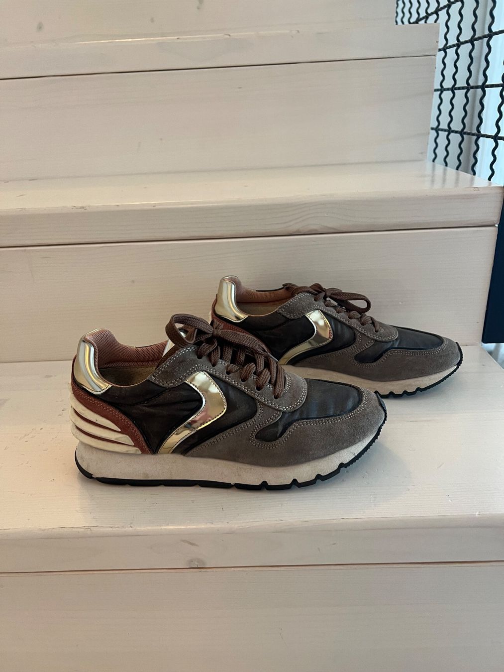 Scarpe da donna: Sneakers Voile Blanche – Usato da Hausen AG venduto da Jean1968 1