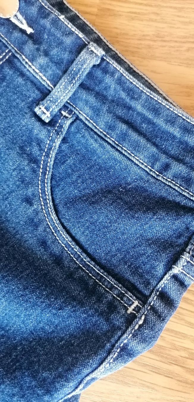 Pantaloni: Short, short en jean, pantalon – Usato da Montcherand venduto da petiteoune75 3