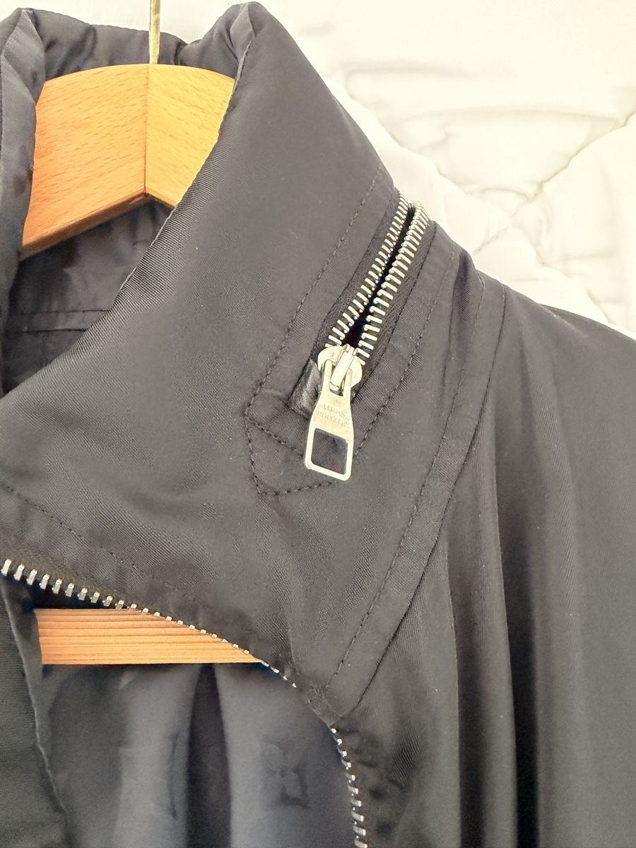 Louis Vuitton Vestes: Louis Vuitton Jacke – D'occasion à Pfäffikon SZ par NicMarKom 5