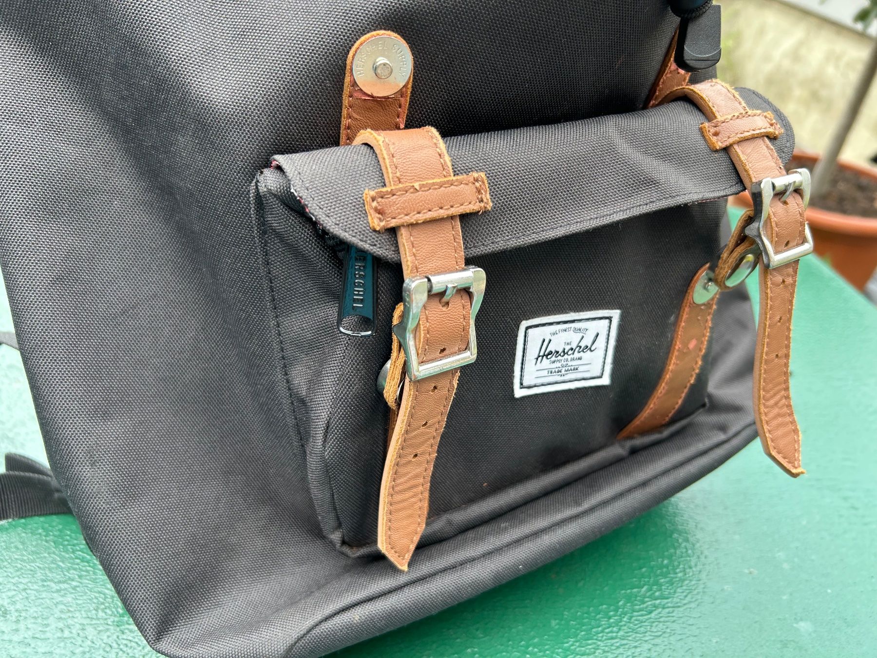 Herschel Zaini: Rucksack Herschel schwarz – Usato da Olten venduto da arcata 3