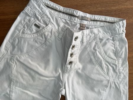 NILE Hose Grösse S - sehr guter Zustand 