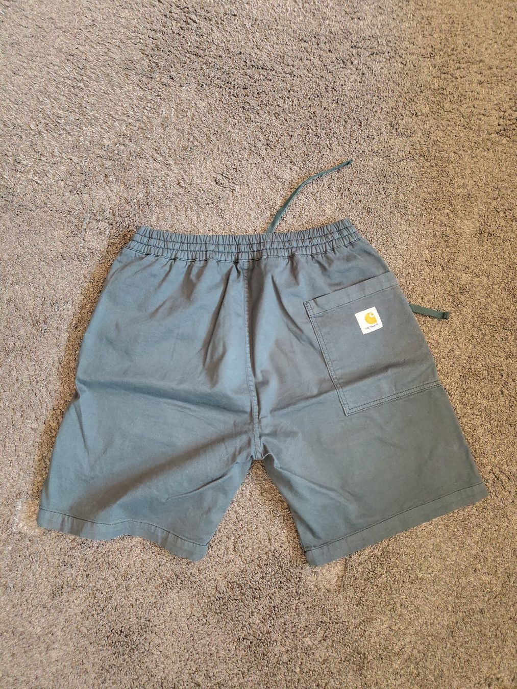 Carhartt Pantaloni: Shorts Carhartt – Usato da Frutigen venduto da 20silas02 1