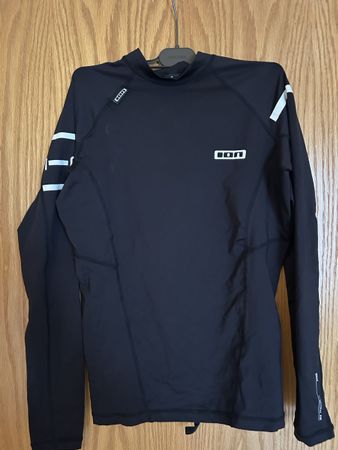 ION UV Shirt schwarz Grösse S neuwertiger Zustand