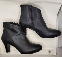 Bottines en cuir noir, taille 39