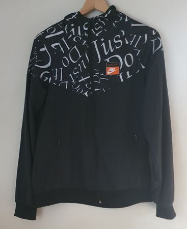 Nike Jacke Just Do It mit Kapuze Gr. XL (158-170) / wie S