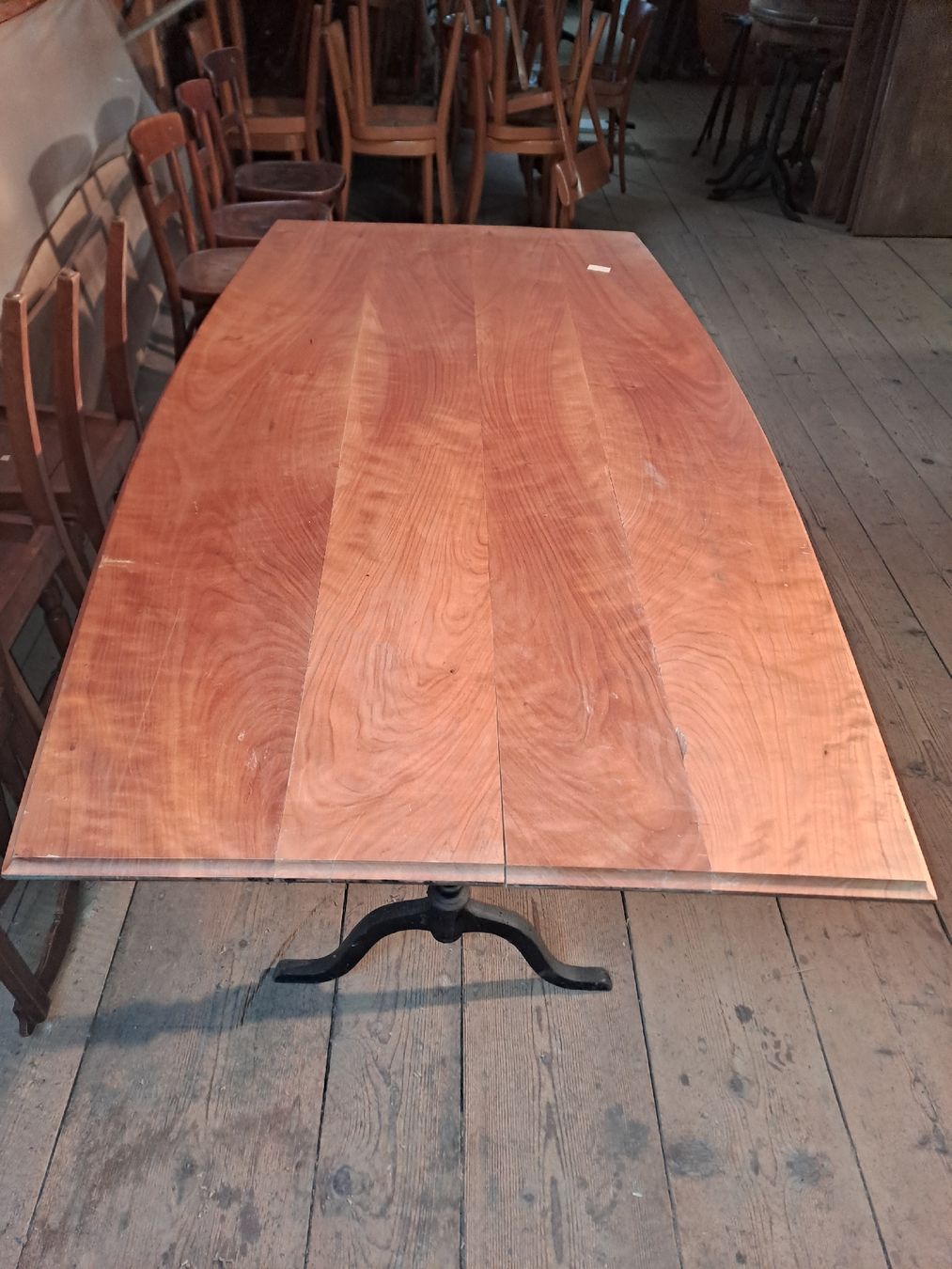 Tavoli: Tisch mit Gussfüssen 180x100cm Kirschbaum – Usato da Gebenstorf venduto da suroh