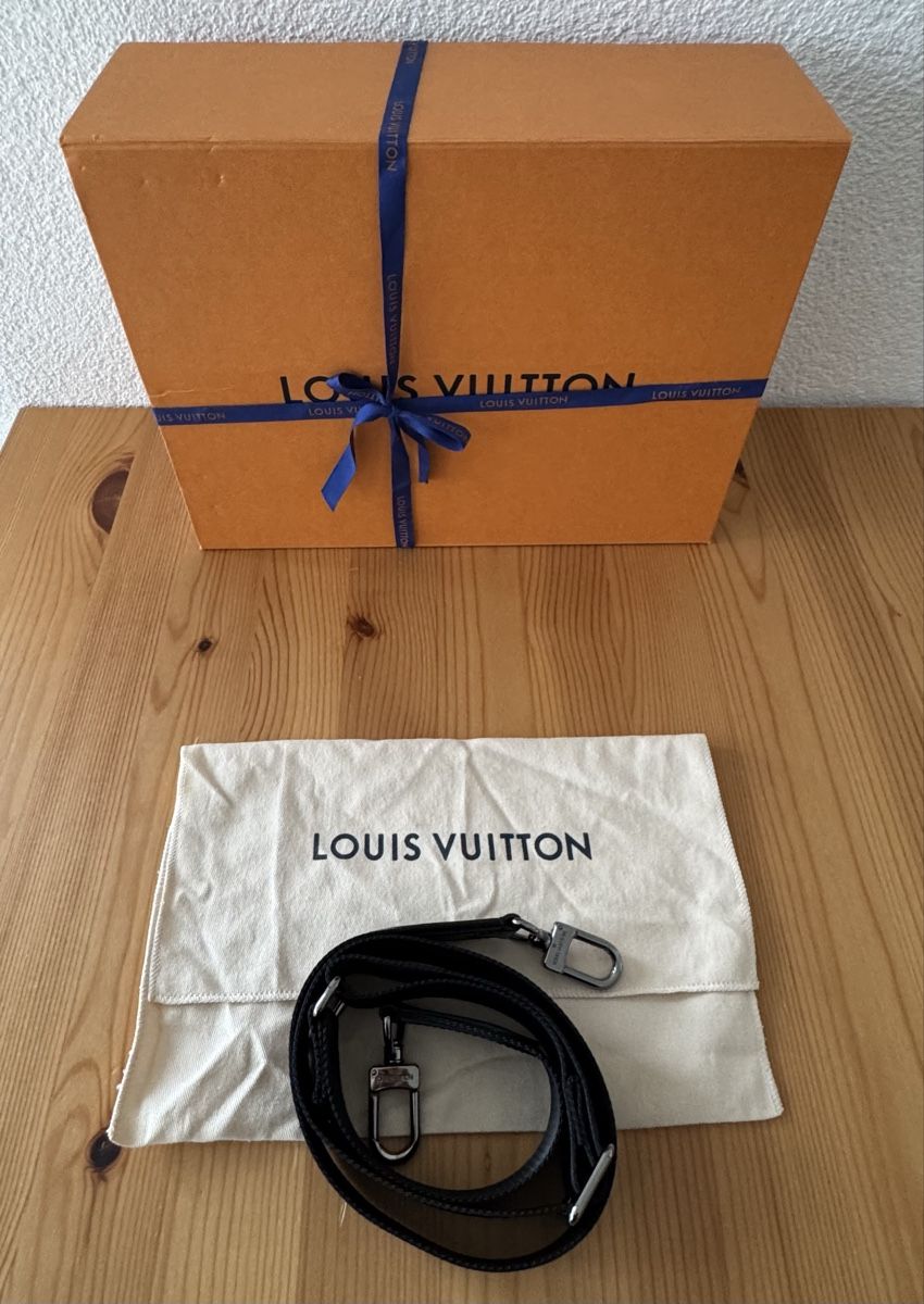 Louis Vuitton Sacs: Louis Vuitton Trio Messenger Monogram Eclipse bag – Neuf (Voir description) à Langendorf par lef_qh9m 7
