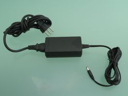 14) Netzteil Switching-Adapter - DSA-0151D-12 - 18 Watt