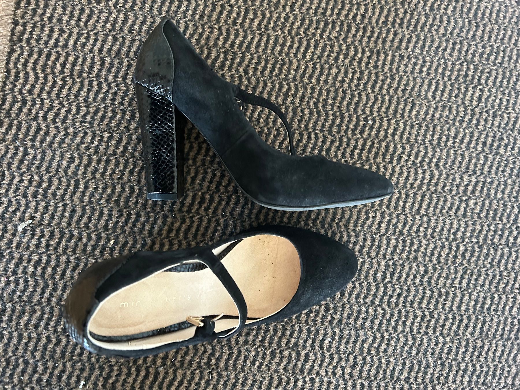 Scarpe da donna: Schwarze hohe Schuhe – Usato da Siebnen venduto da lau_8n5q