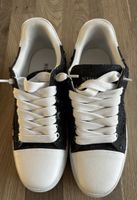 Sneaker. Schwarz Weiss Groesse 42