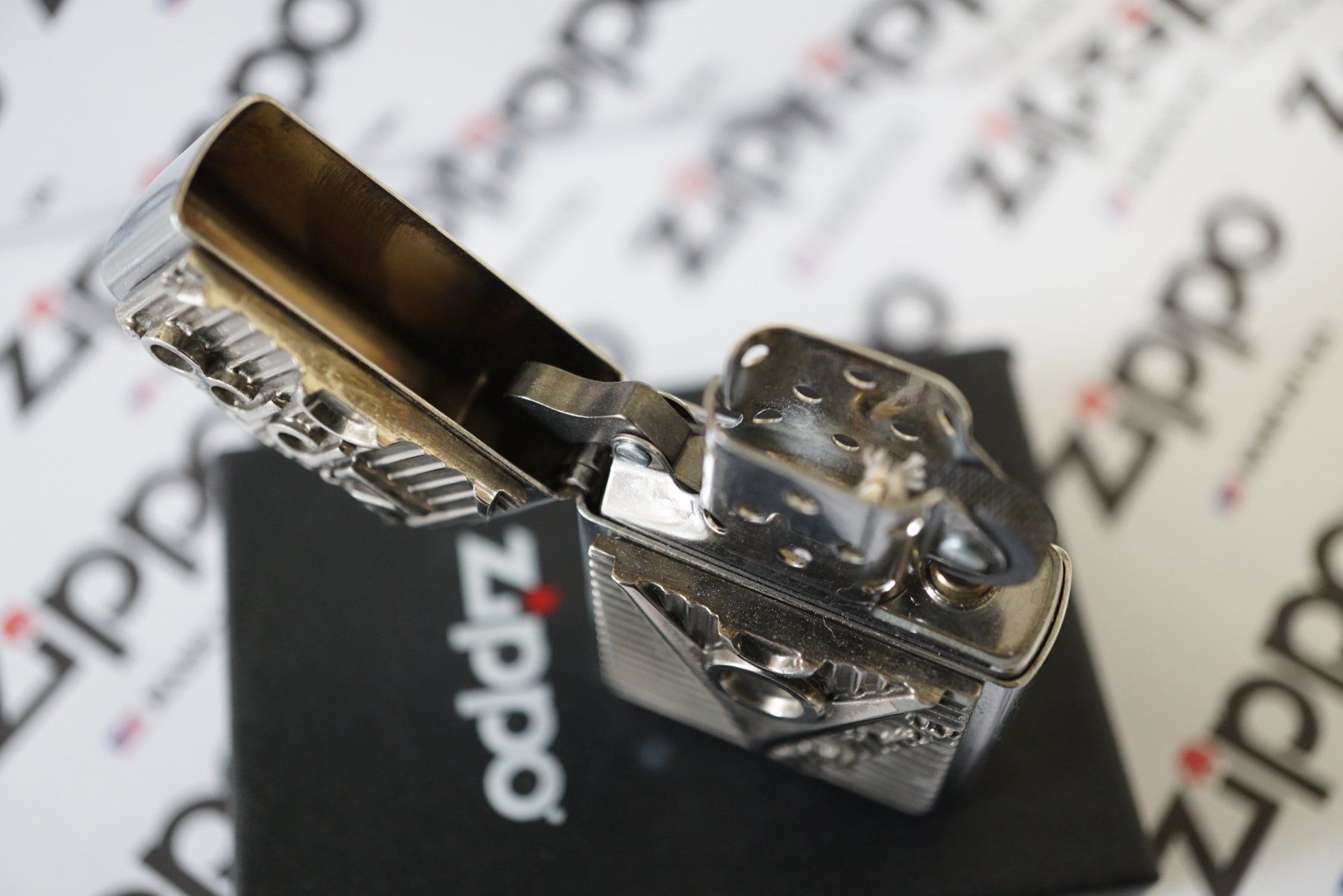 Zippo Feuerzeuge: ZIPPO  - V8 - BIG BLOCK, Heavy 3D (2017) – Gebraucht aus Mels von akaBella 1