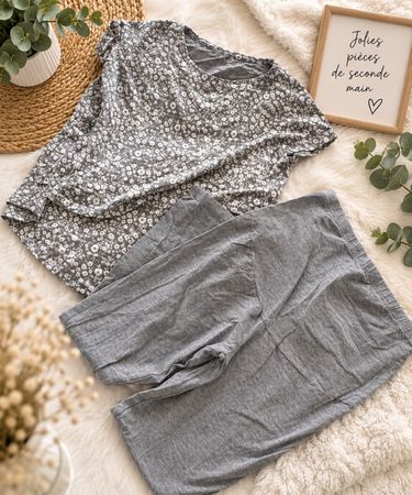 Vêtements grossesses: Chemisier à fleurs + legging gris!