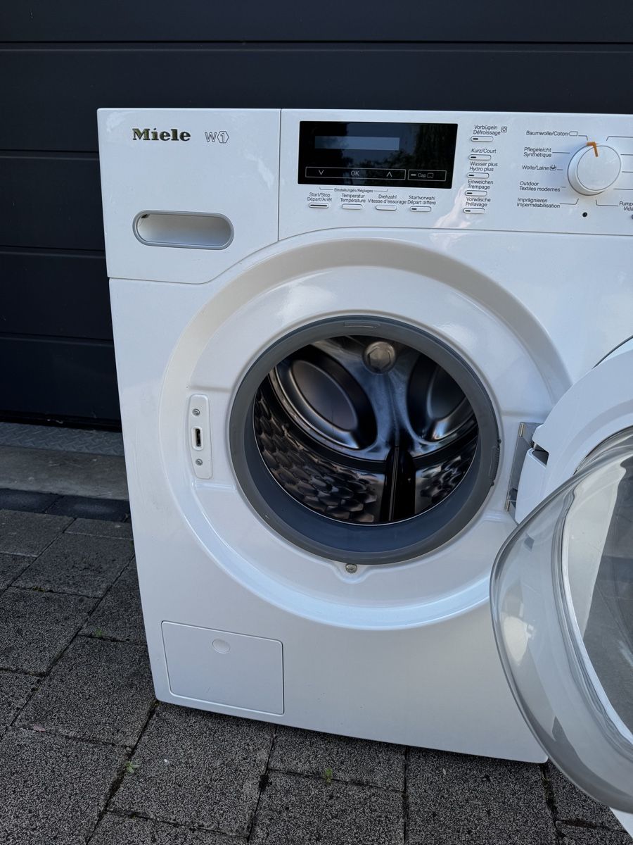 Miele Lavatrici: Miele Waschmaschine W1 – Usato da Arlesheim venduto da VD.HG 3