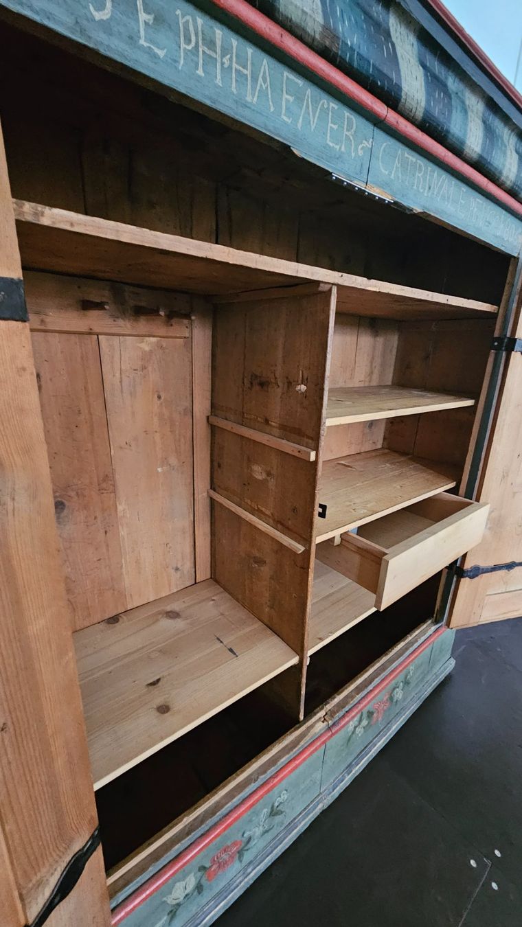 Schränke: Bemalten Bauernschrank – Gebraucht aus Diessenhofen von Osio 7