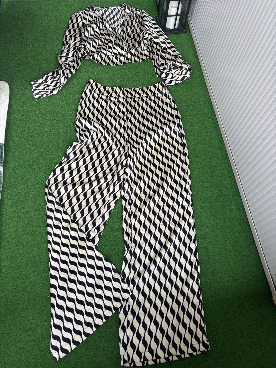 Completi & Tailleur: Zweiteiler Gr.M – Usato da Zug venduto da Biki72 1
