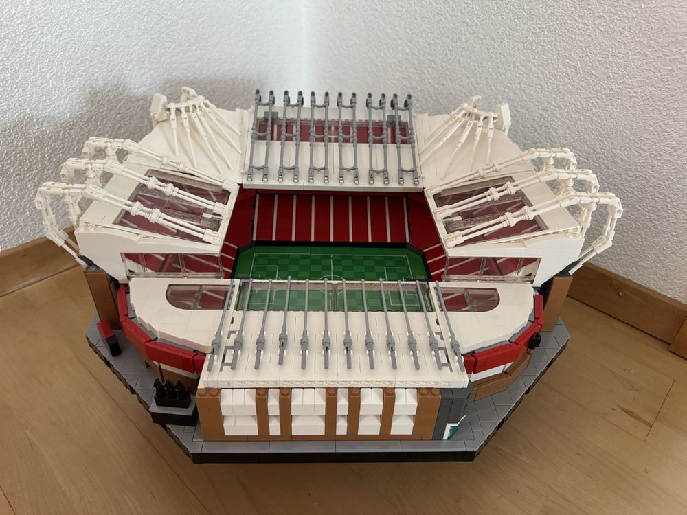 LEGO 10272 Old Trafford – Manchester United 1