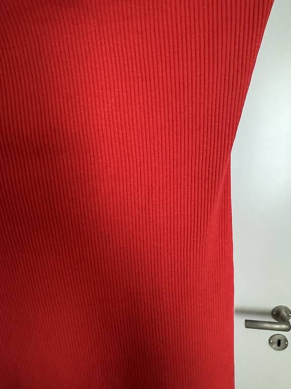 Robes: Bershka Kleid Rot Gr.XS – D'occasion à Dierikon par san_9tc9 2