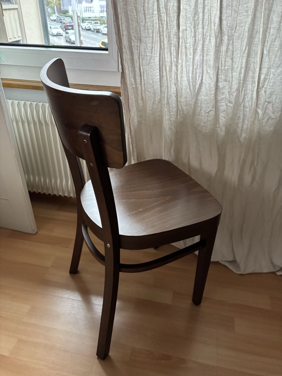 Stühle: Holzstuhl 🪑 – Gebraucht aus Bern von wisemagpie 4