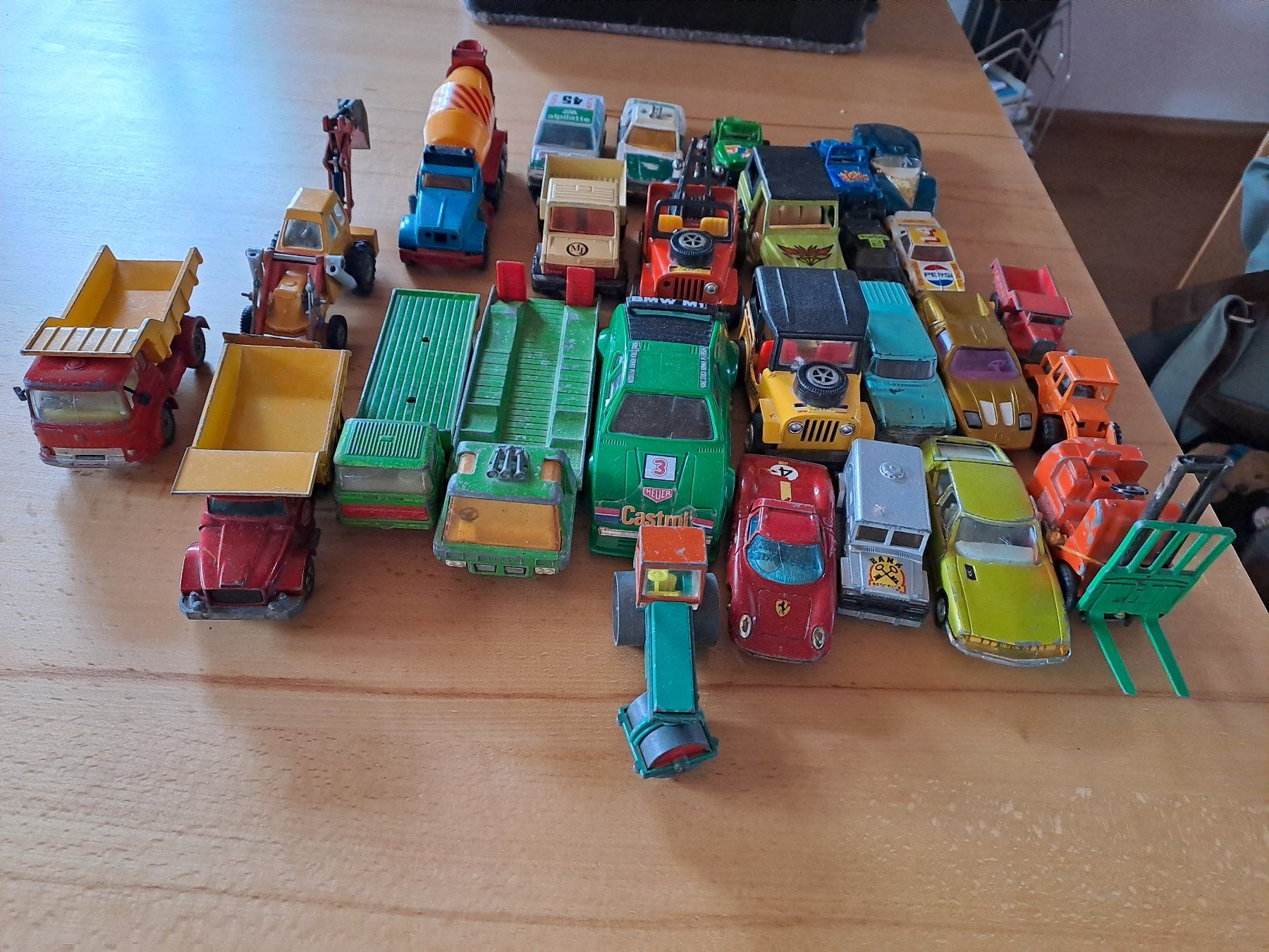 Voitures modèles: Spielzeug Auto Set – D'occasion à Kefikon TG par sandragruen