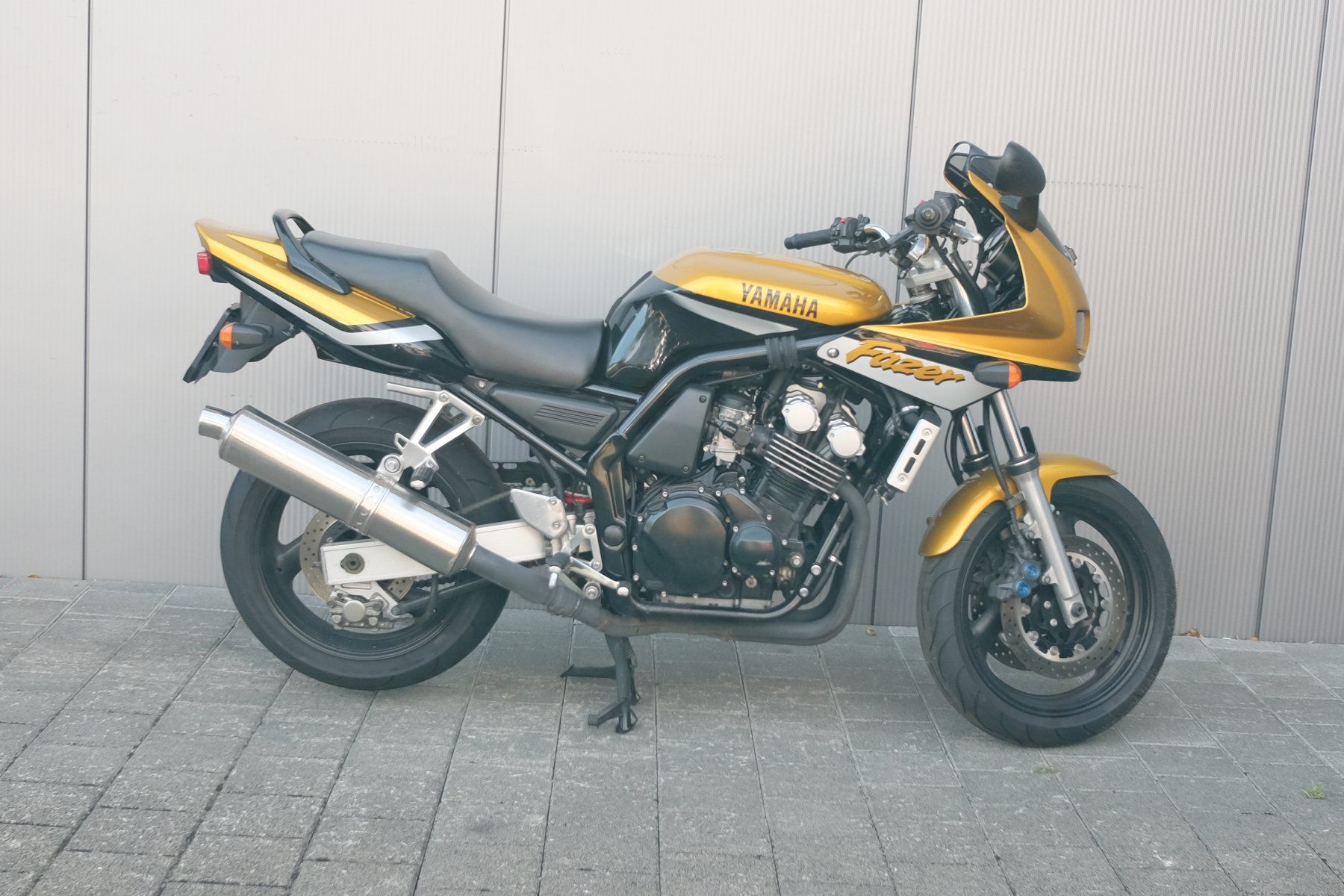 Yamaha Touring: Yamaha FZS600 – Usato da Sargans venduto da pirelli146 4