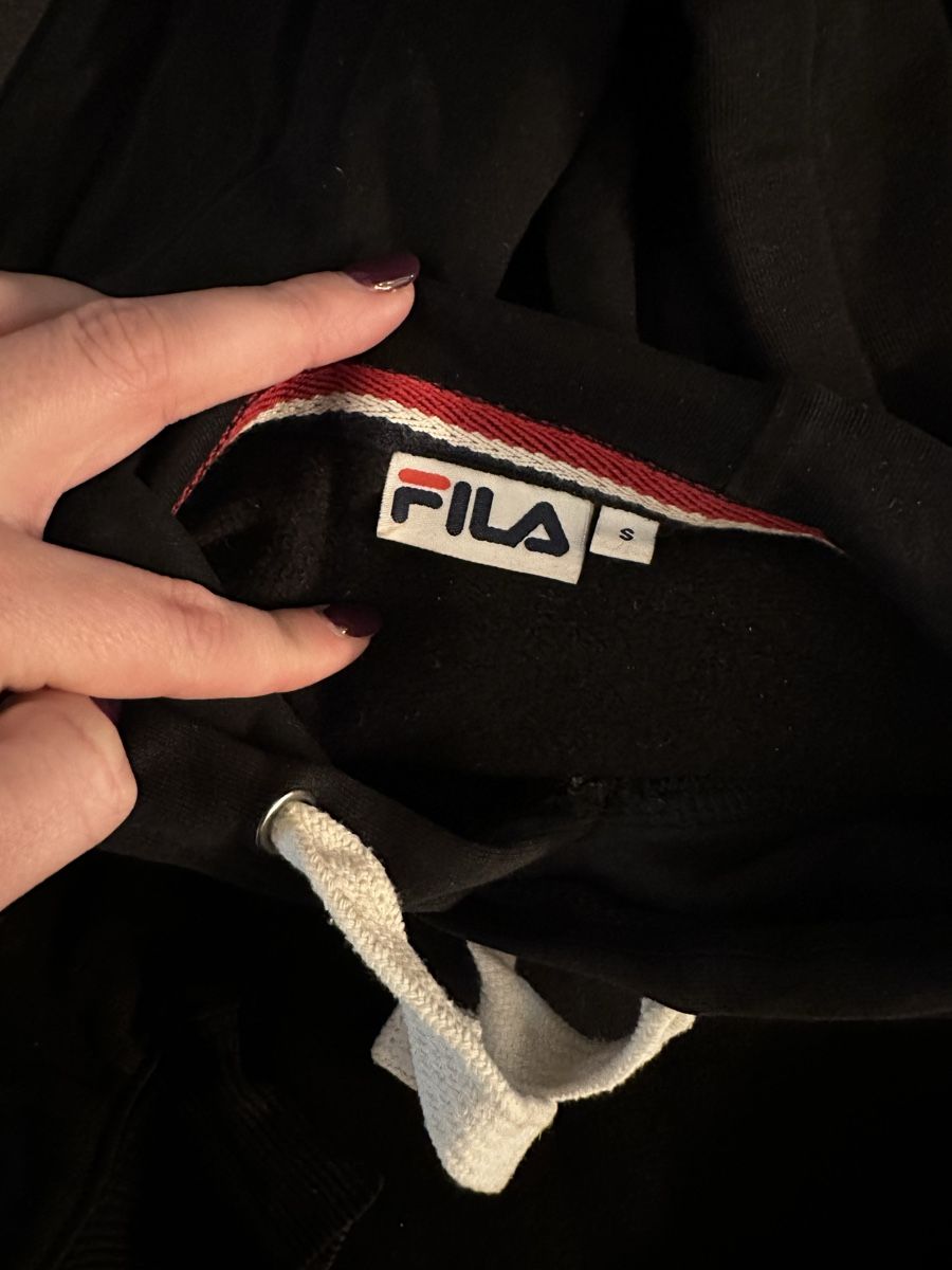 Fila Maglioni & Felpe: Schwarzer Fila Kapuzenpullover Grösse S – Usato da Siebnen venduto da luana_cataleya 3
