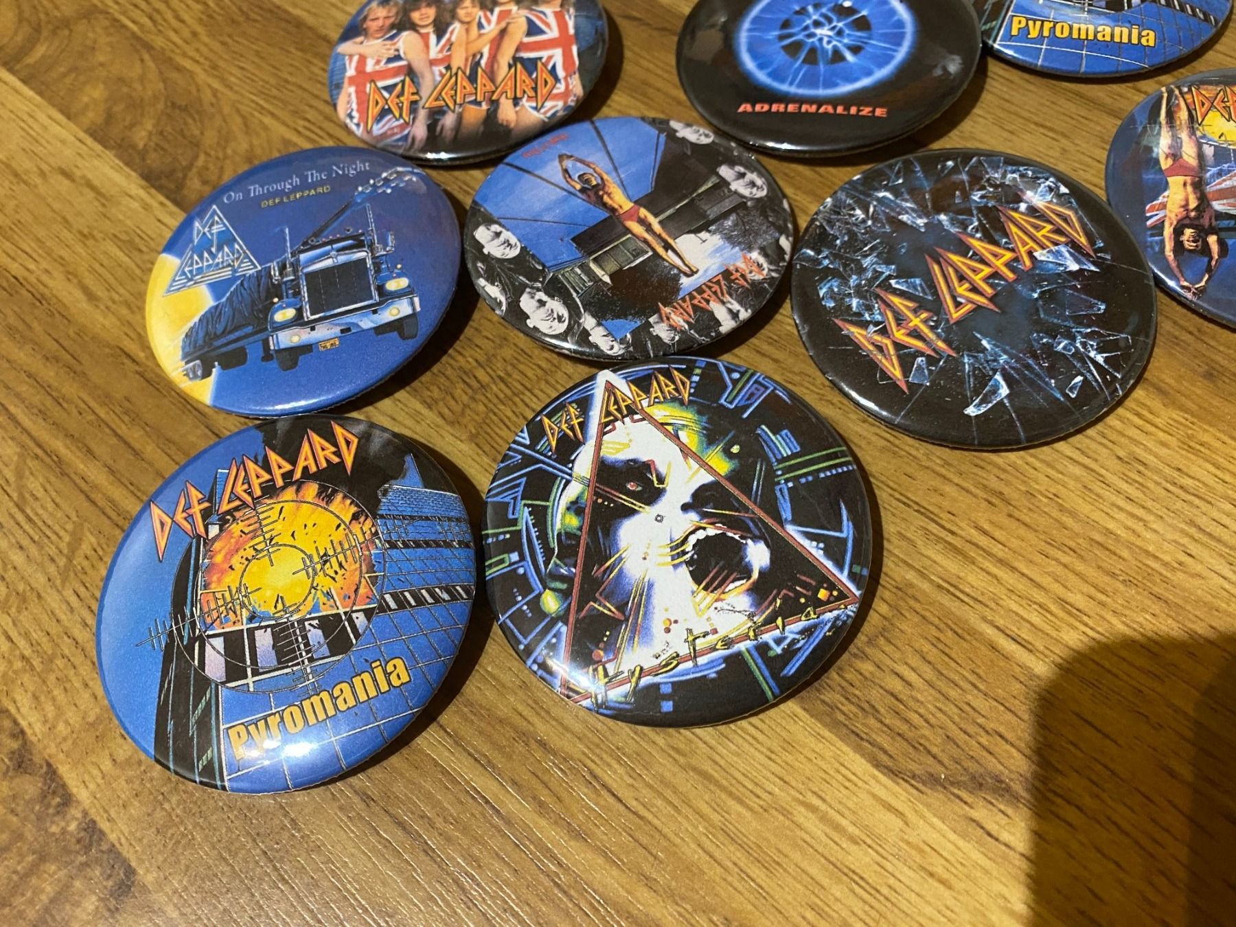 Plaketten & Abzeichen: Def Leppard- Flaschenoeffner & Ansteck Badges! – Neu (gemäss Beschreibung) aus Basel von FatCatPacksTheRatt 4