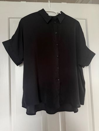 Bluse Vero Moda schwarz kurzarm Grösse M guter Zustand