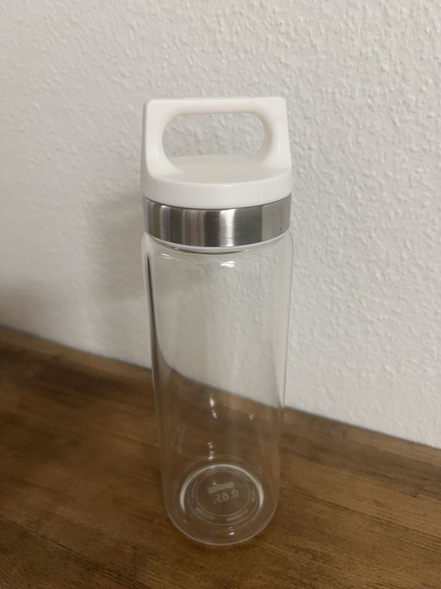 Sigg Borracce & Thermos: SIGG Trinkflasche GLAS 0.65l mit Hülle rot – Usato da Zürich venduto da sil_wp52 1