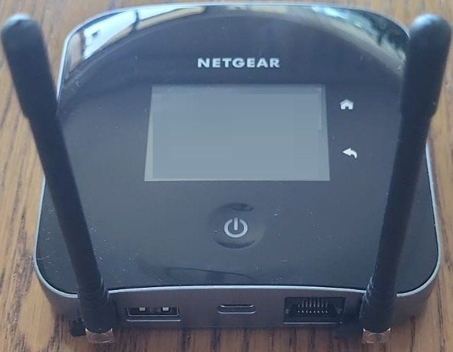 Netgear Modem & Router: NETGEAR Nighthawk MR 2100+Accu Gratis 2 mini Antenne – Usato da Zuchwil venduto da Beppe_25.3 7