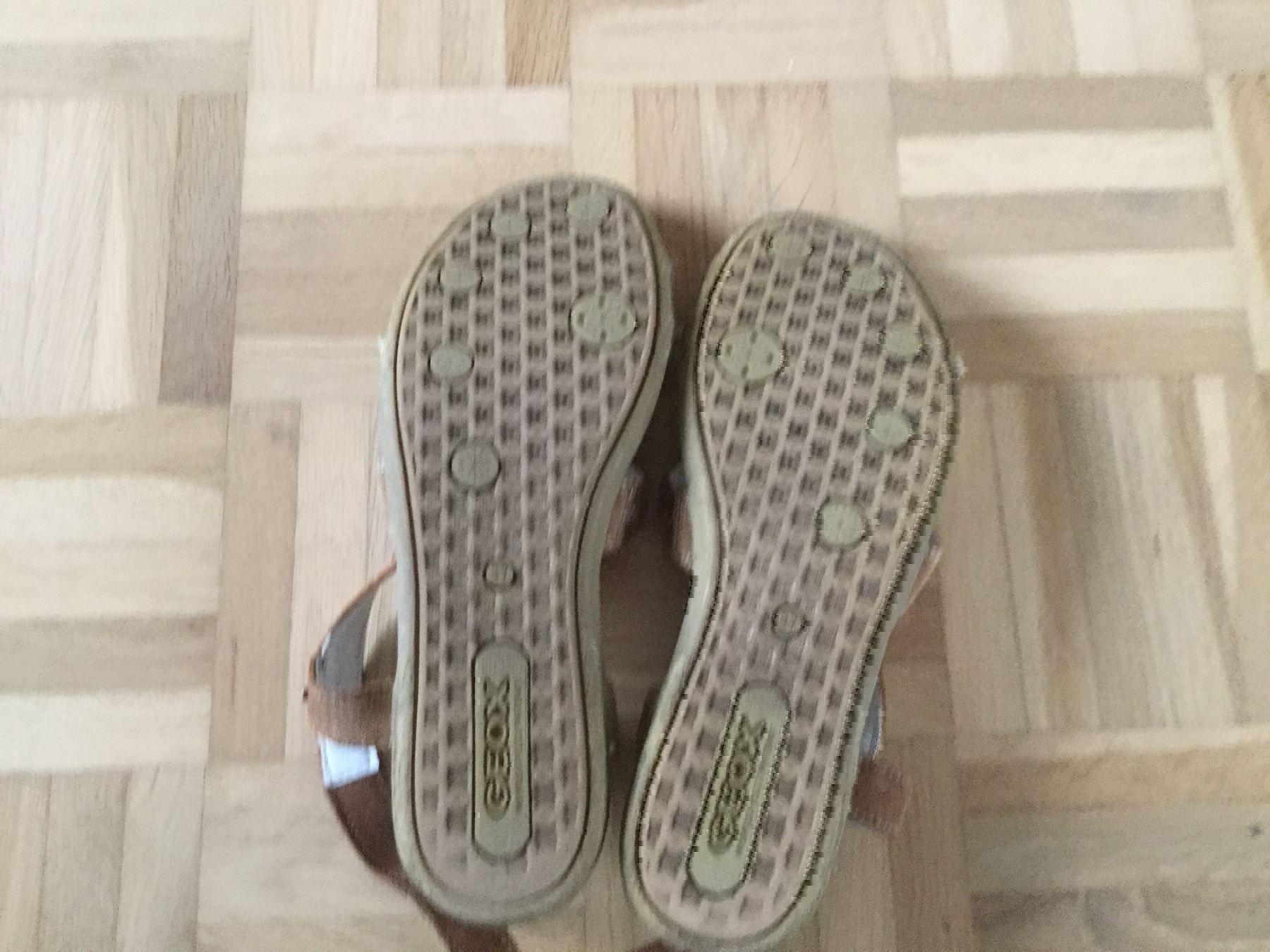 Geox Chaussures filles: Lässige Sandalen mit Jeans-Stoff – D'occasion à Horw par Benny017 4