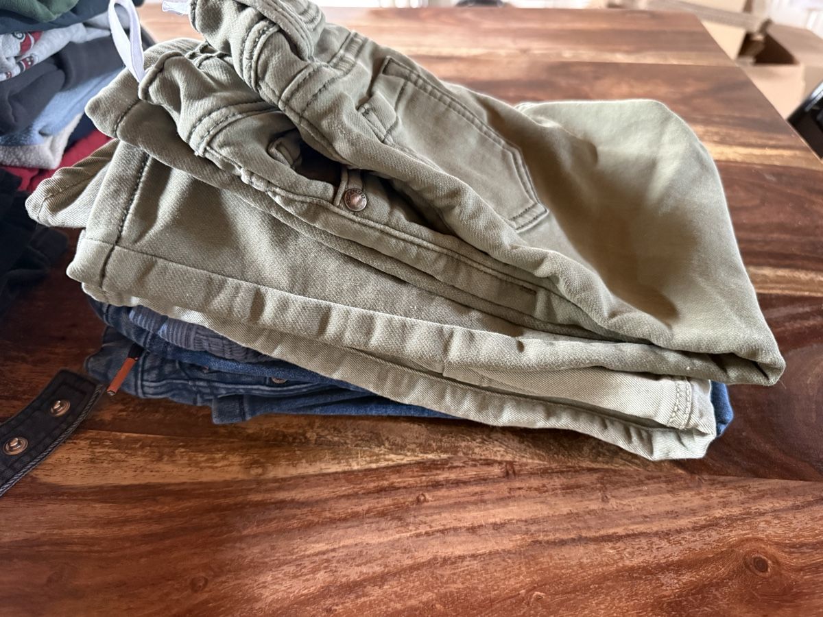 Kleiderpakete & -sets: Kleiderpaket Gr. 104/110 Jungen – Gebraucht aus Rothrist von Naomi01 5
