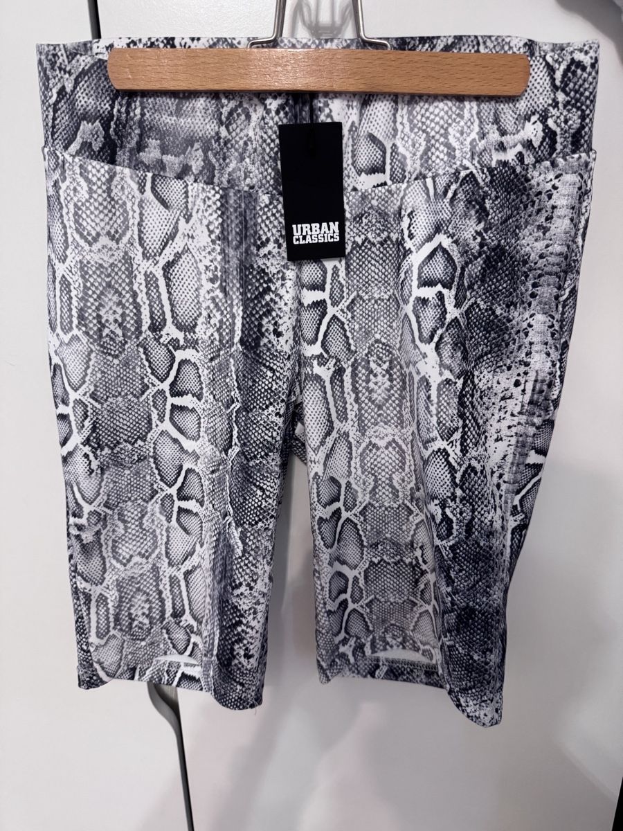 Leggings: Urban Classics kurze Leggings – Nuovo (secondo la descrizione) da Dachsen venduto da eli_tm6z
