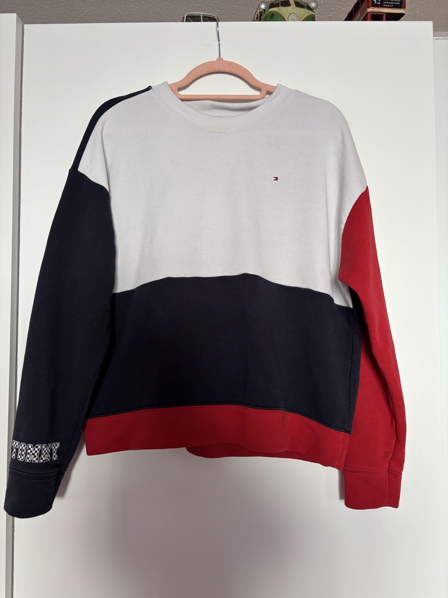 Tommy Hilfiger Maglioni & Felpe: Tommy Hilfiger Sweatshirt – Nuovo (secondo la descrizione) da Rechthalten venduto da Stephi_03