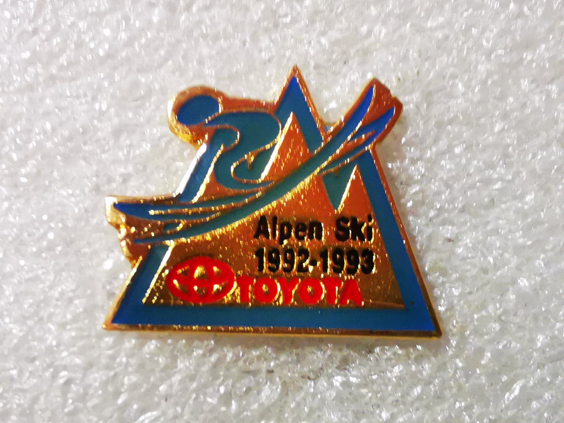 Plaketten & Abzeichen: Ansteckpin 192: Toyota – Gebraucht aus Oppligen von Pin-Fall-Shop