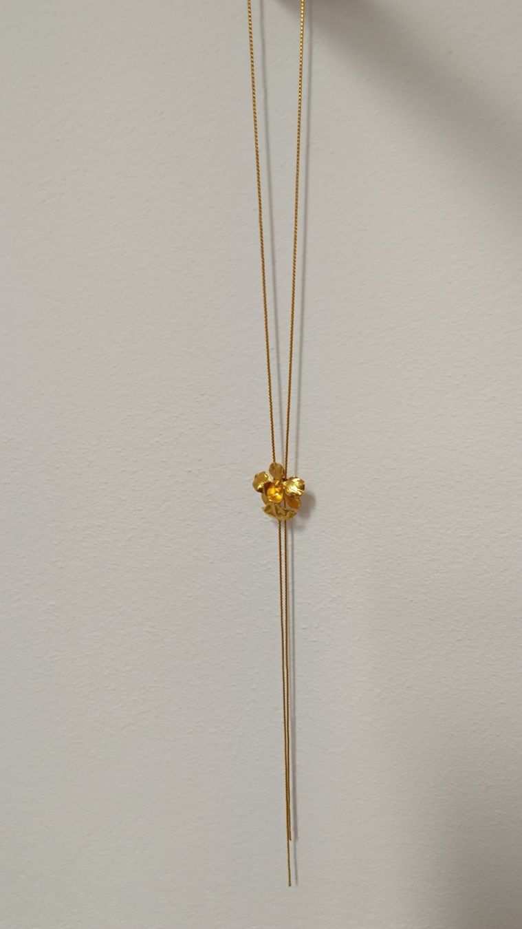 Catenine: COLLIER MOTIF ORCHIDEE (plaqué or) – Nuovo e nell'imballaggio originale da Sion venduto da andreina52 2