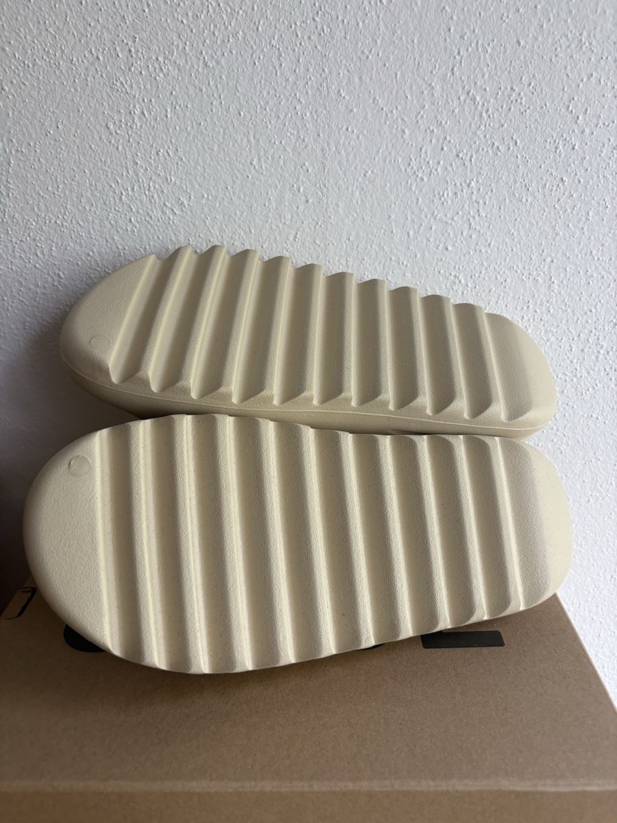 Adidas Scarpe da uomo: Yeezy Slide Bone Grösse 46 – Nuovo (secondo la descrizione) da Stetten SH venduto da mor_pr7f 2