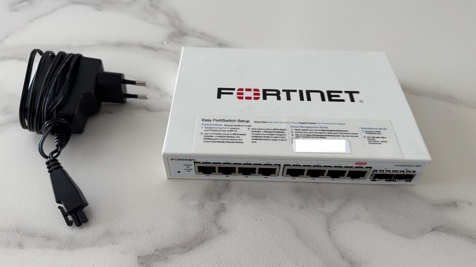 Fortinet Hub & Switch: Fortinet FortiSwitch-108F Managed Switch – Usato da Kreuzlingen venduto da kaizo