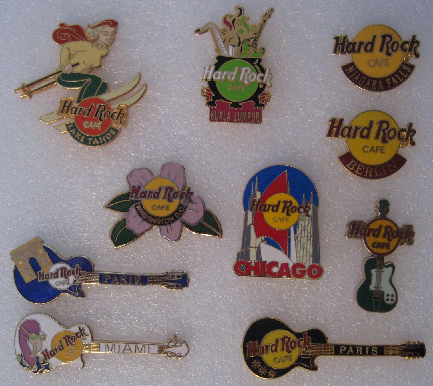 Hard Rock Cafe Placchette & Badge: 10 Hard Rock Cafe Pins Set #3 von 8 – Usato da Emmenbrücke venduto da tms1122
