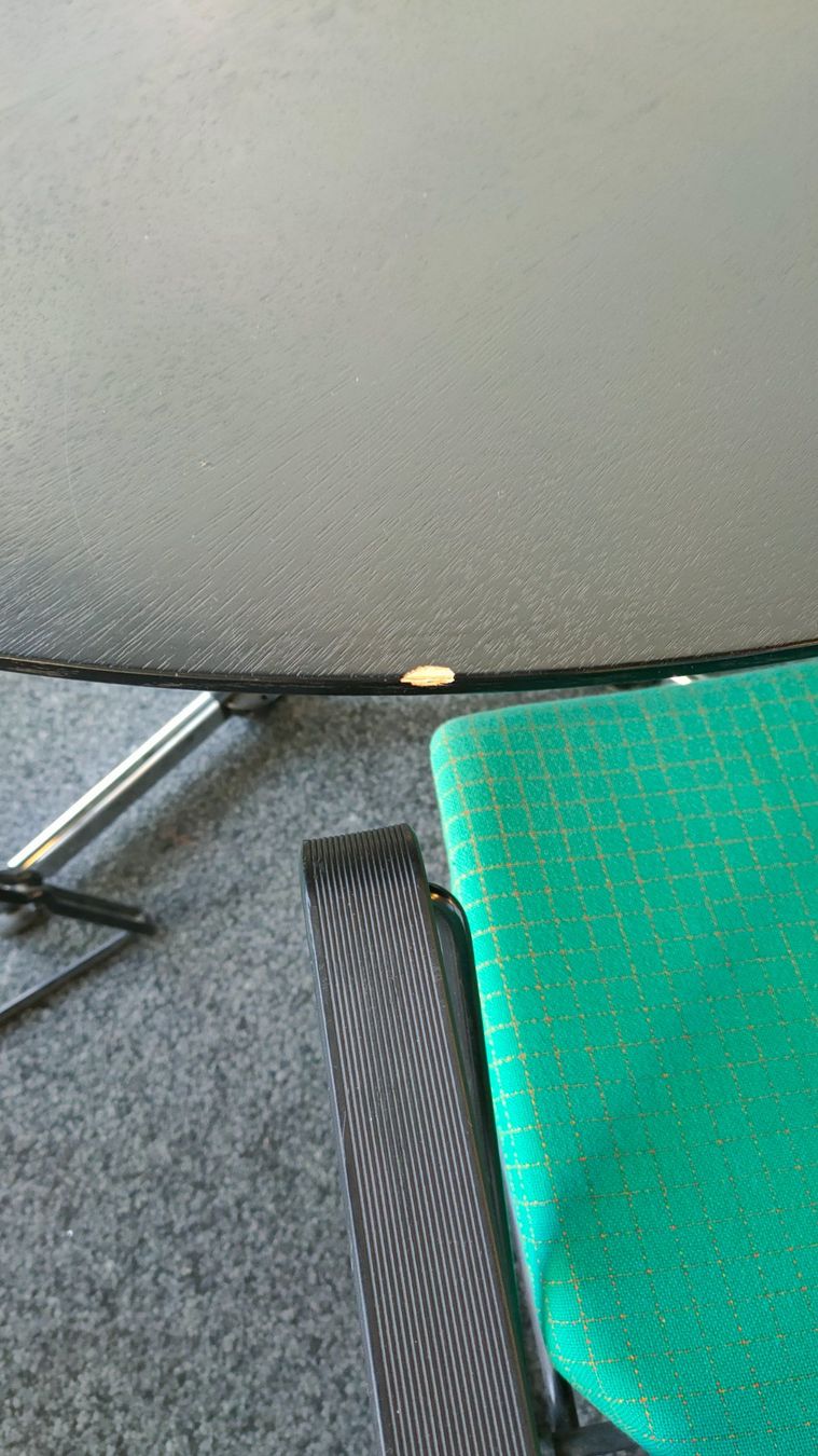 Set di tavolo e panche: Stühle mit Tisch – Usato da Winterthur venduto da sab_6p5t 2