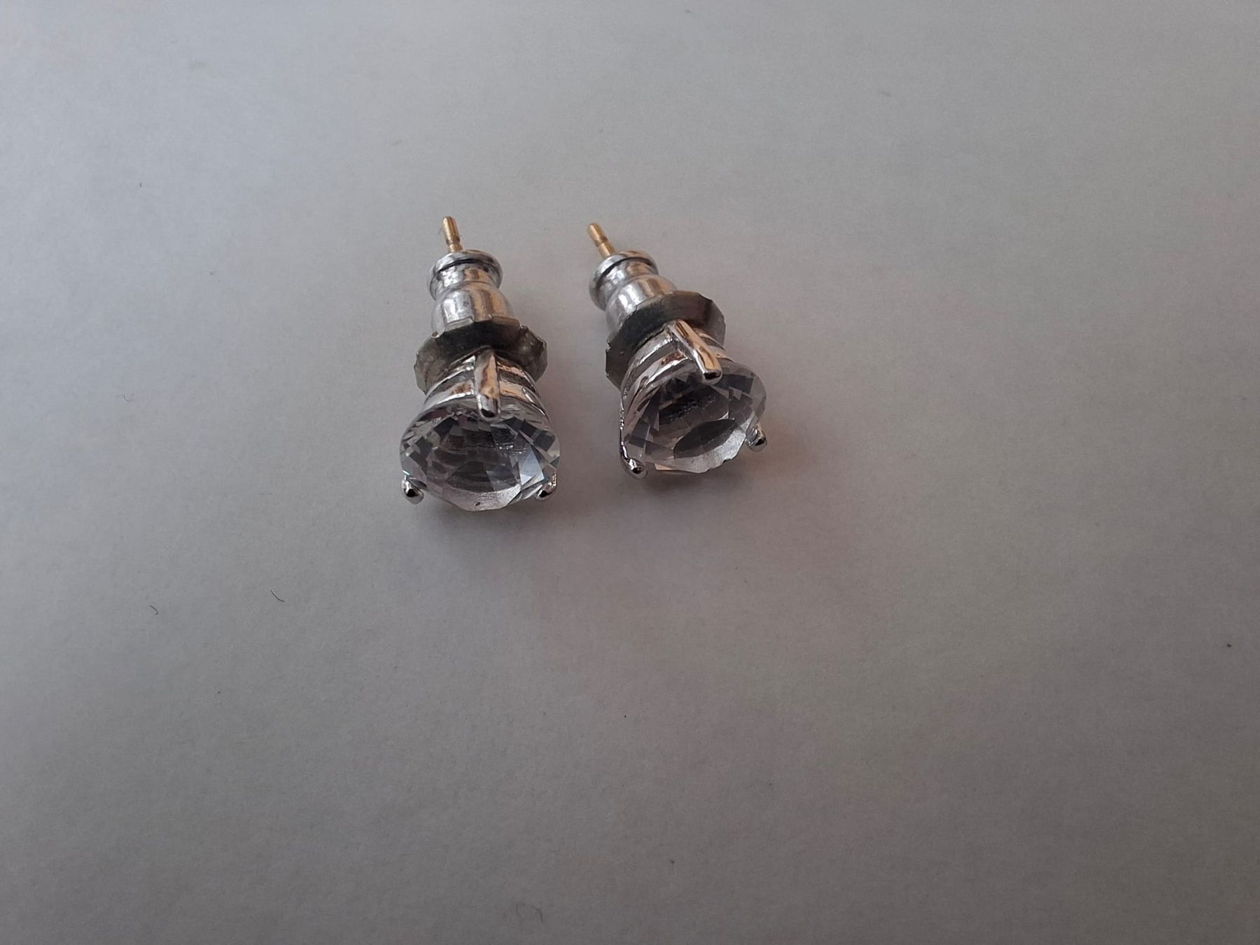 Swarovski Orecchini pendenti & Orecchini a lobo: 3x Ohrstecker von Swarovsky – Nuovo (secondo la descrizione) da Kaltbrunn venduto da PoleDanceFeldbachZH