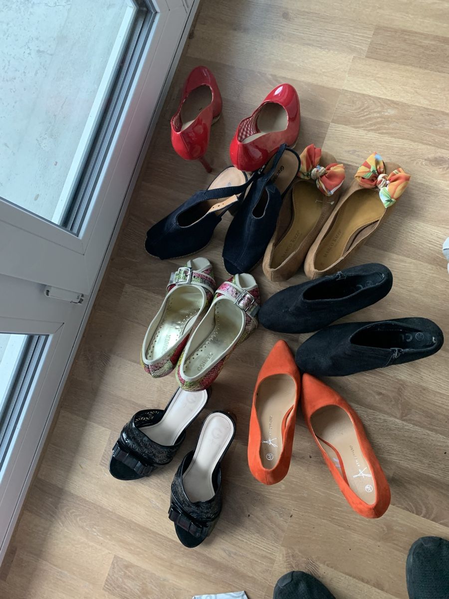 Scarpe da donna: verschiedene Damenschuhe, – Usato da Biberist venduto da Businessmonkey 1