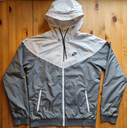 Nike Jacke Grösse S Regenjacke