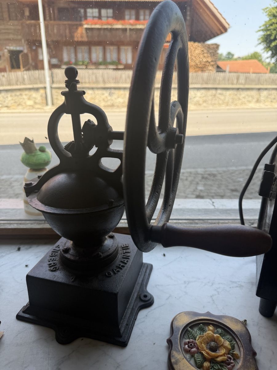 Kaffeemaschinen & Espressomaschinen: Antike Kaffemühle Goldenberg  – Gebraucht aus Plasselb von SeislerBrocki 2